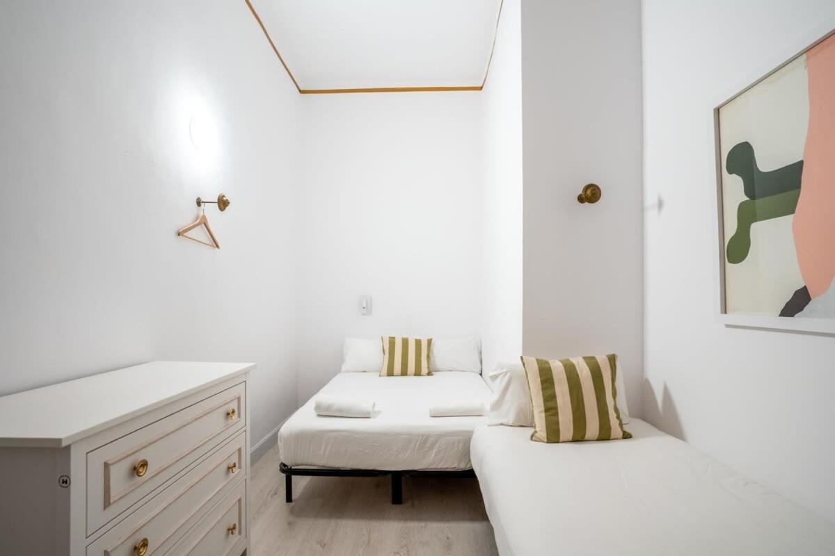 Placa Catalunya V Charming And Exquisite 5bd With Large Balcony Appartement