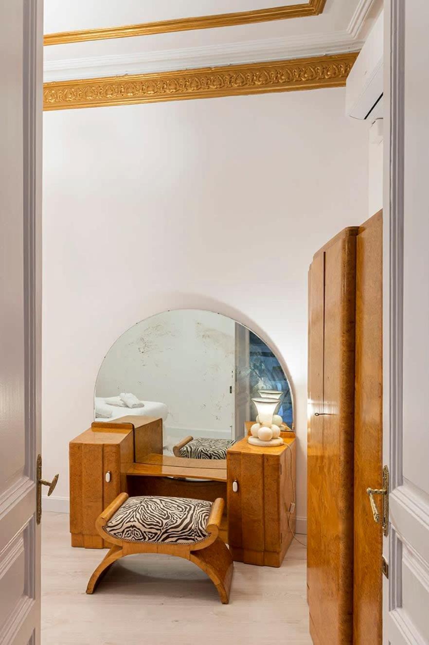Placa Catalunya V Charming And Exquisite 5bd With Large Balcony Appartement
